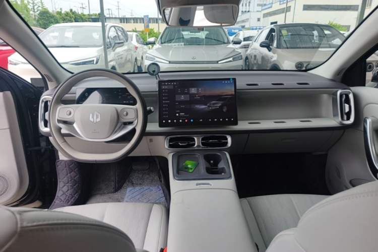Used Leapmotor B01 2025 550 Comfort Edition Center Console