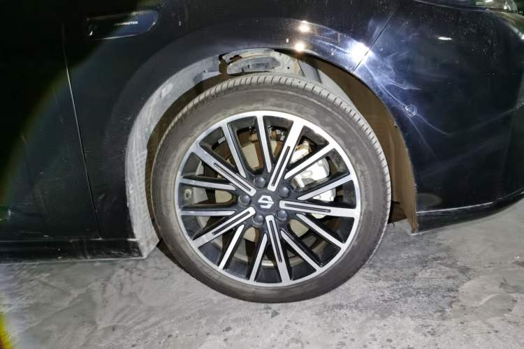 Used Leapmotor B01 2025 650 Enjoyment Edition Right Front Wheel Hub