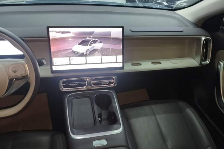 Used Leapmotor B01 2025 550 LiDAR Edition Audio And AC Panel