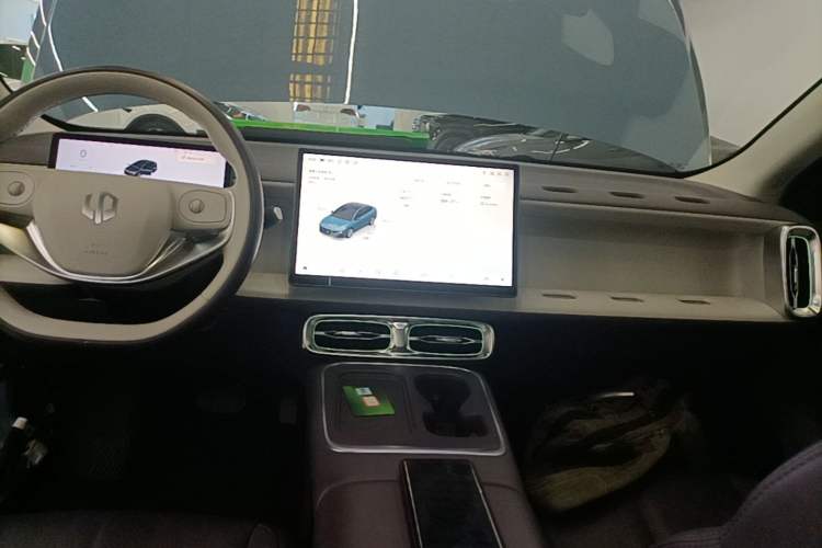 Used Leapmotor B01 2025 550 LiDAR Edition Audio And AC Panel