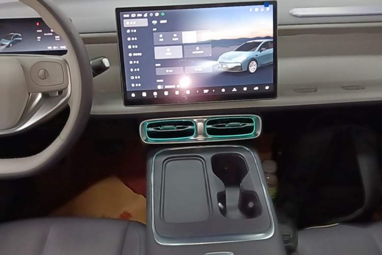 Used Leapmotor B01 2025 650 LiDAR Edition Audio And AC Panel