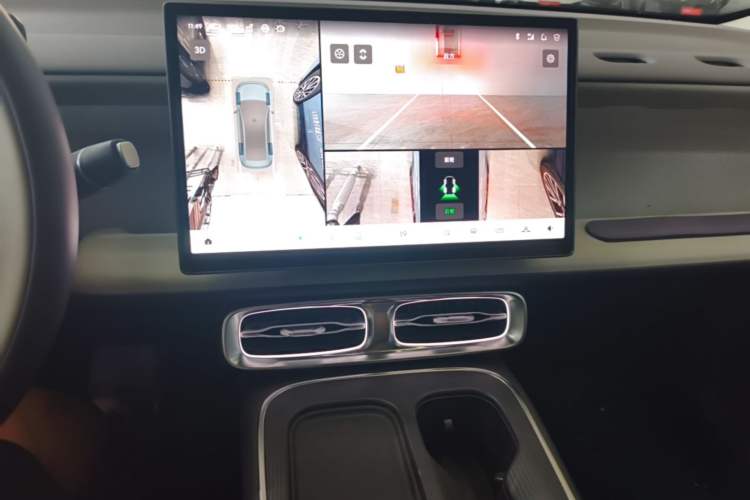 Used Leapmotor B01 2025 550 LiDAR Edition Audio And AC Panel
