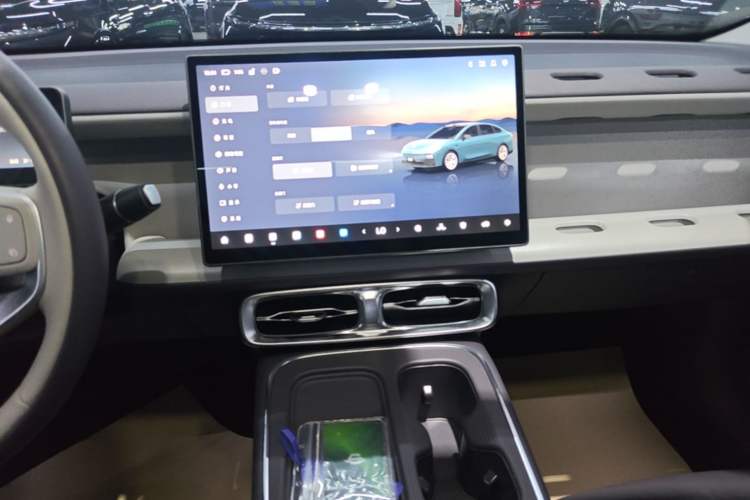 Used Leapmotor B01 2025 550 LiDAR Edition Audio And AC Panel