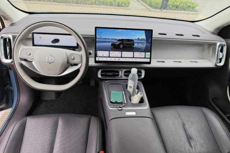 Used Leapmotor B01 2025 550 LiDAR Edition Center Console