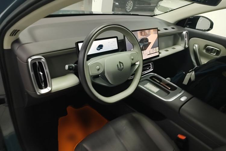 Used Leapmotor B01 2025 550 LiDAR Edition Center Console