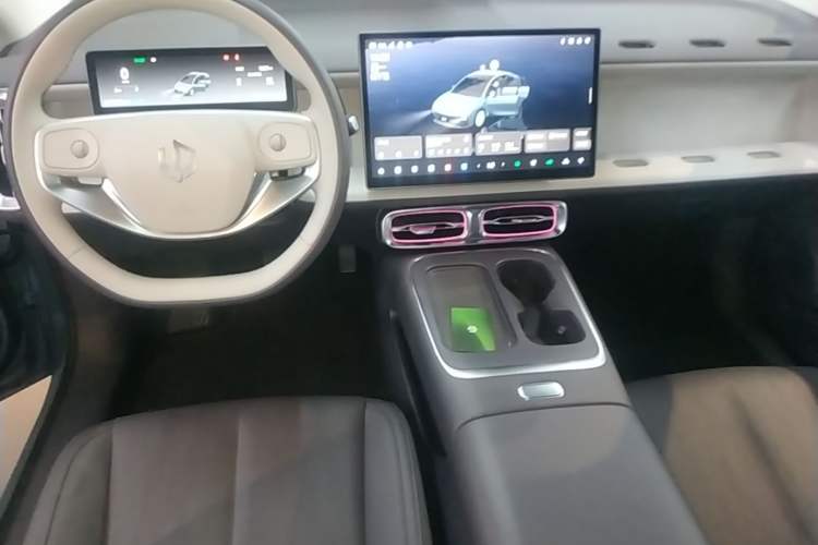 Used Leapmotor B01 2025 550 LiDAR Edition Center Console