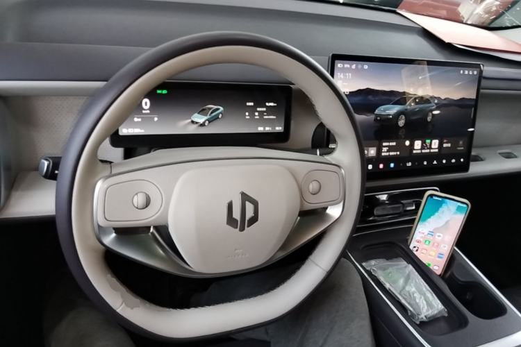 Used Leapmotor B01 2025 550 LiDAR Edition Center Console
