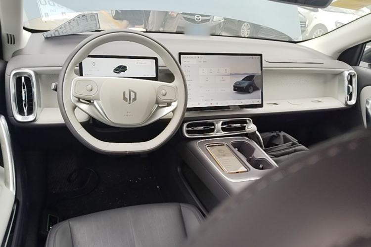 Used Leapmotor B01 2025 550 LiDAR Edition Center Console