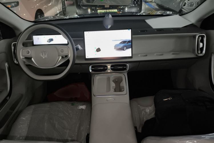 Used Leapmotor B01 2025 430 Comfort Edition Center Console
