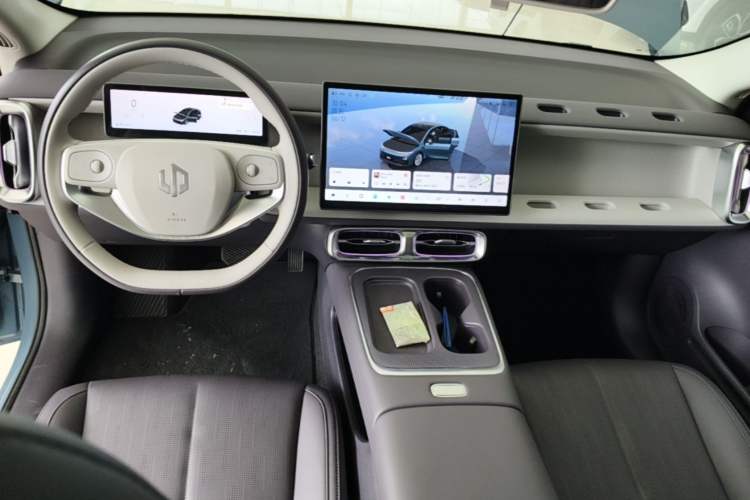 Used Leapmotor B01 2025 550 LiDAR Edition Center Console