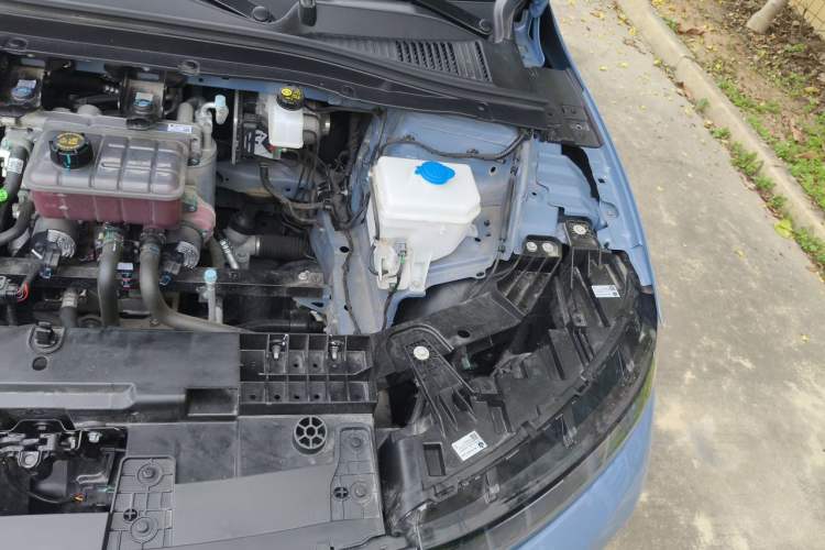 Used Leapmotor B01 2025 650 LiDAR Edition Engine Bay Left