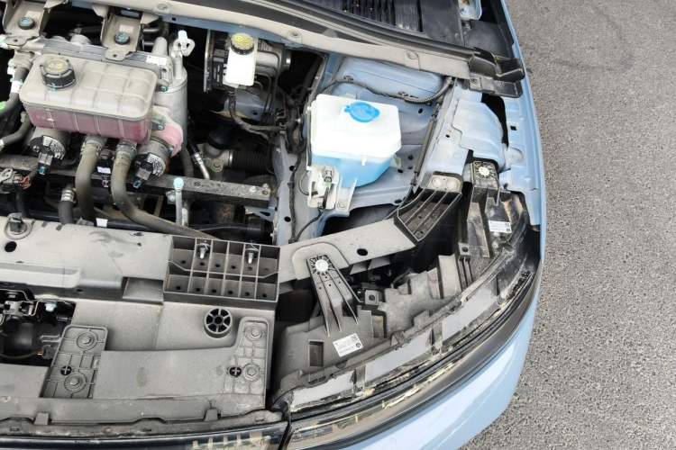 Used Leapmotor B01 2025 550 LiDAR Edition Engine Bay Left
