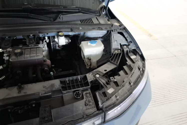 Used Leapmotor B01 2025 550 LiDAR Edition Engine Bay Left