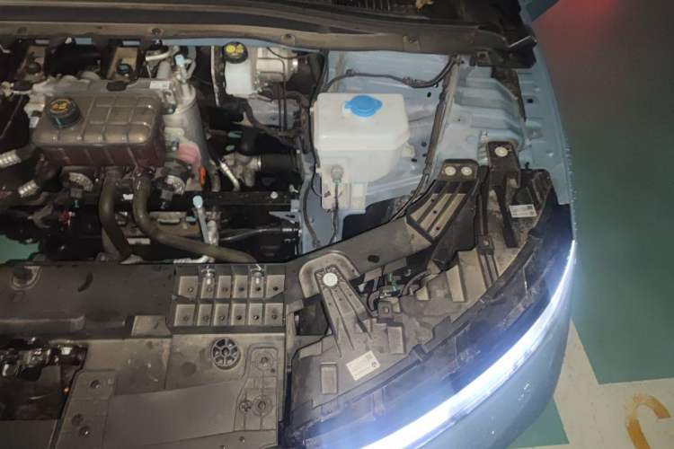 Used Leapmotor B01 2025 550 LiDAR Edition Engine Bay Left