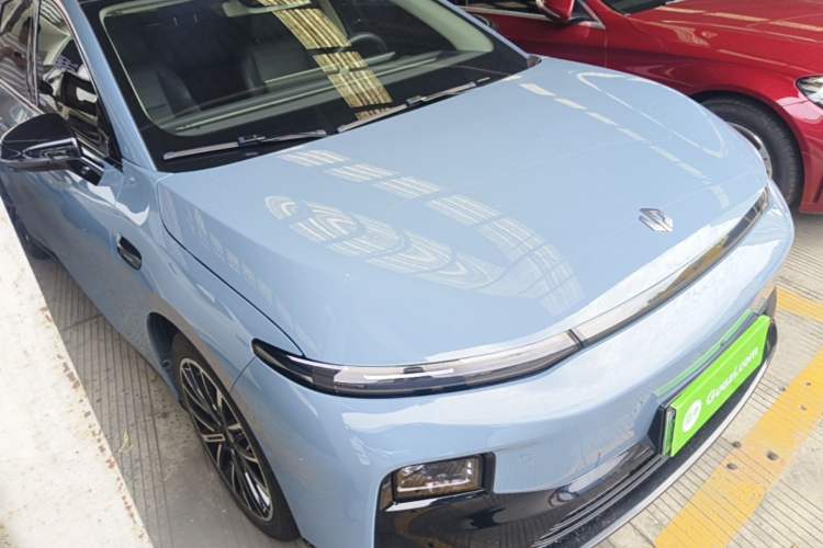 Used Leapmotor B01 2025 550 LiDAR Edition Front Right 45 Deg
