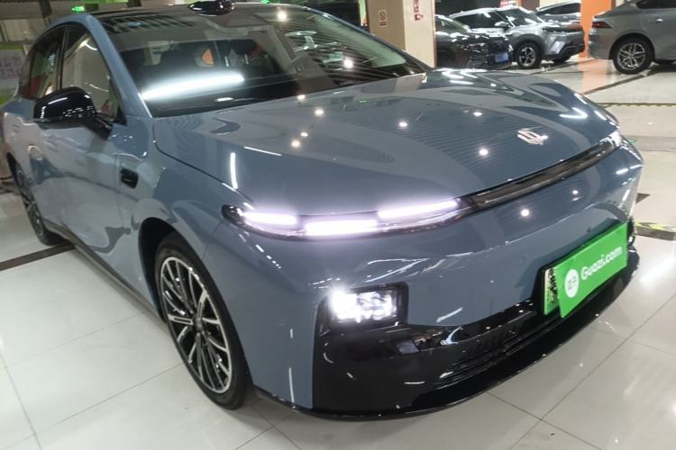 Used Leapmotor B01 2025 550 LiDAR Edition Front Right 45 Deg