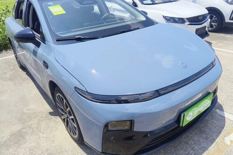 Used Leapmotor B01 2025 550 LiDAR Edition Front Right 45 Deg