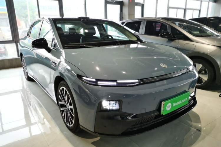 Used Leapmotor B01 2025 550 LiDAR Edition Front Right 45 Deg
