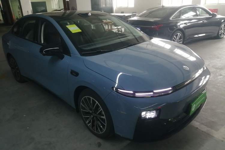 Used Leapmotor B01 2025 550 LiDAR Edition Front Right 45 Deg
