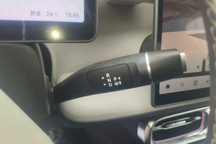 Used Leapmotor B01 2025 550 LiDAR Edition Gear Lever