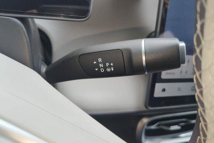 Used Leapmotor B01 2025 650 LiDAR Edition Gear Lever