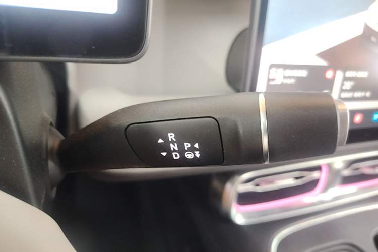Used Leapmotor B01 2025 550 LiDAR Edition Gear Lever