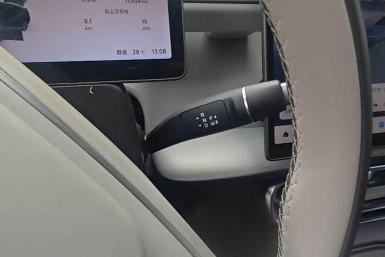 Used Leapmotor B01 2025 550 LiDAR Edition Gear Lever