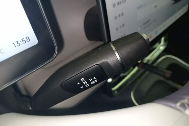 Used Leapmotor B01 2025 550 LiDAR Edition Gear Lever