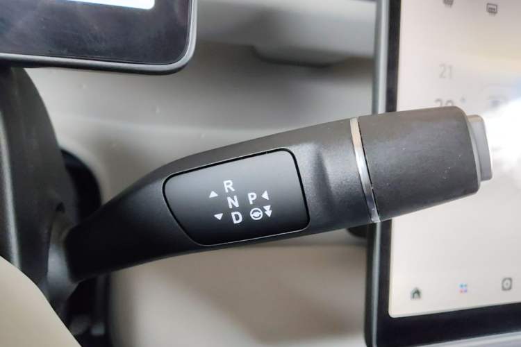 Used Leapmotor B01 2025 550 LiDAR Edition Gear Lever