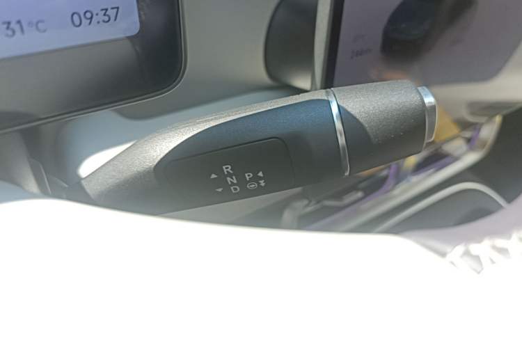 Used Leapmotor B01 2025 550 LiDAR Edition Gear Lever