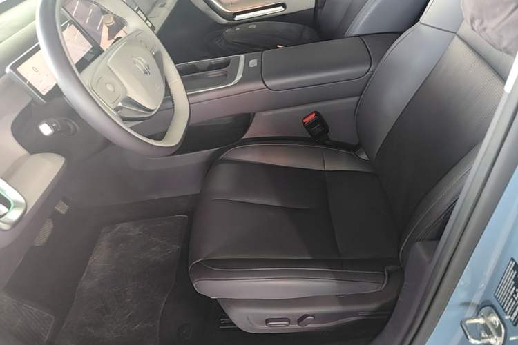 Used Leapmotor B01 2025 550 LiDAR Edition Left Front Seat