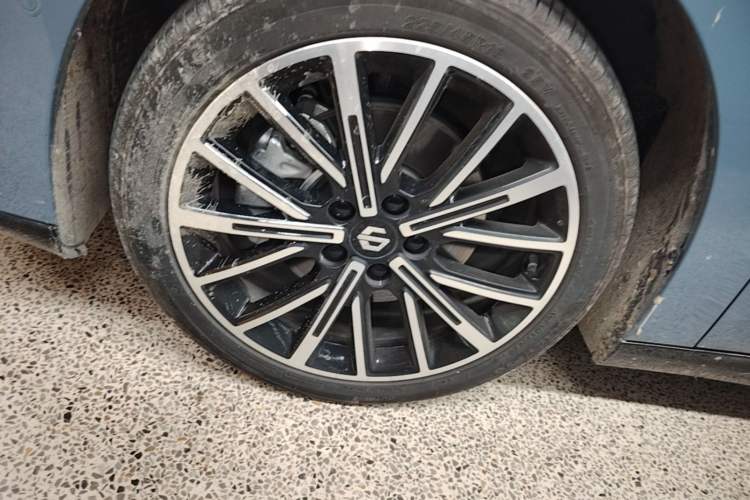 Used Leapmotor B01 2025 550 LiDAR Edition Left Front Wheel Hub