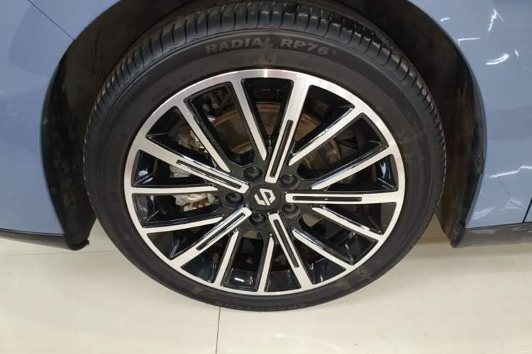 Used Leapmotor B01 2025 550 LiDAR Edition Left Front Wheel Hub