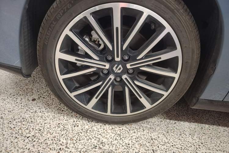 Used Leapmotor B01 2025 550 LiDAR Edition Left Front Wheel Hub