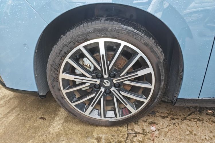 Used Leapmotor B01 2025 550 LiDAR Edition Left Front Wheel Hub