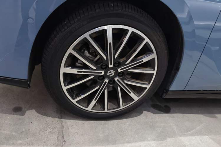 Used Leapmotor B01 2025 550 LiDAR Edition Left Front Wheel Hub