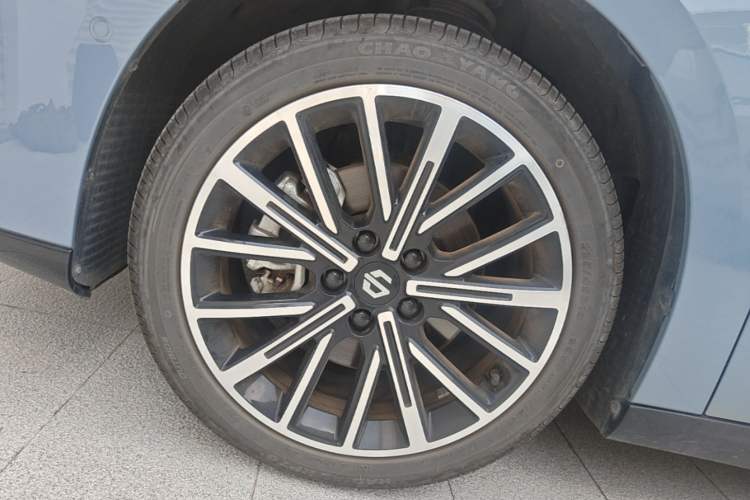 Used Leapmotor B01 2025 550 LiDAR Edition Left Front Wheel Hub