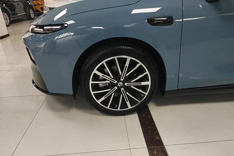 Used Leapmotor B01 2025 550 LiDAR Edition Left Front Wheel Hub