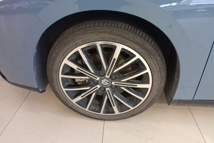 Used Leapmotor B01 2025 550 LiDAR Edition Left Front Wheel Hub