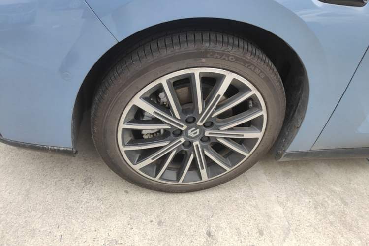 Used Leapmotor B01 2025 550 LiDAR Edition Left Front Wheel Hub