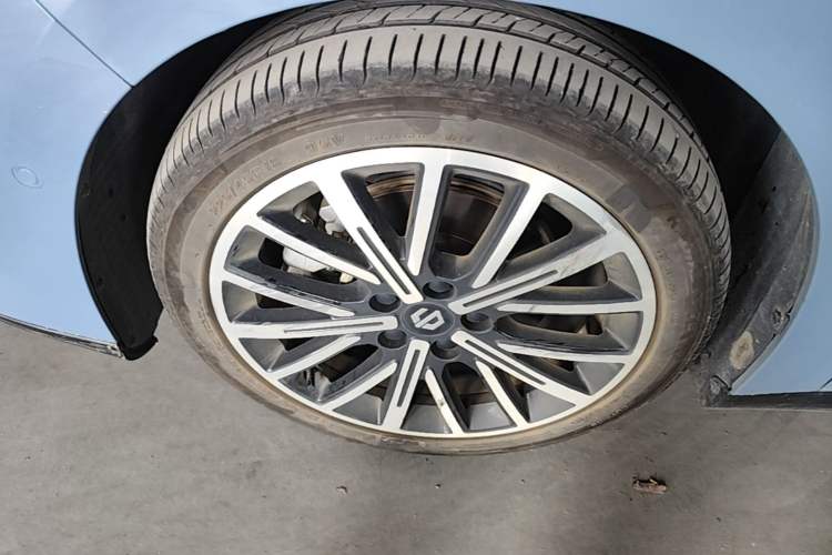 Used Leapmotor B01 2025 550 LiDAR Edition Left Front Wheel Hub
