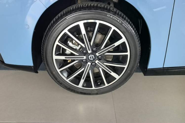 Used Leapmotor B01 2025 550 LiDAR Edition Left Front Wheel Hub