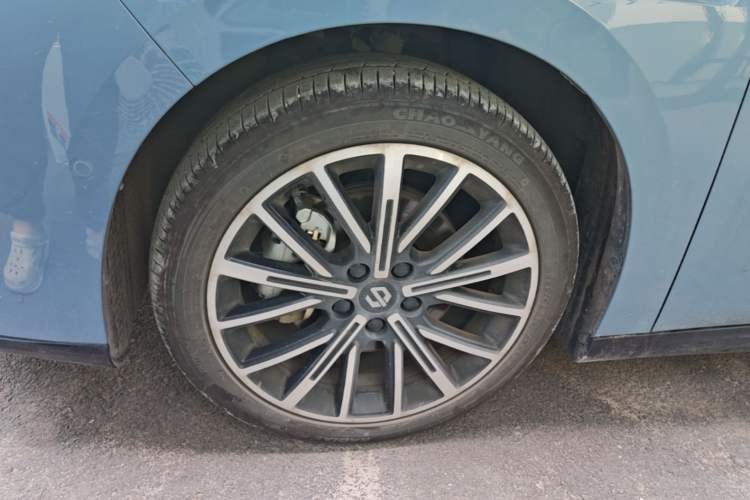 Used Leapmotor B01 2025 550 LiDAR Edition Left Front Wheel Hub