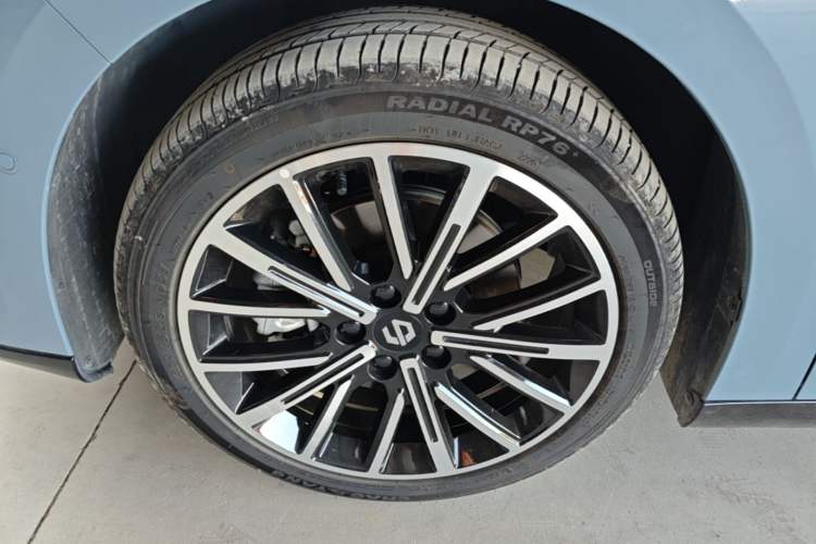 Used Leapmotor B01 2025 550 LiDAR Edition Left Front Wheel Hub