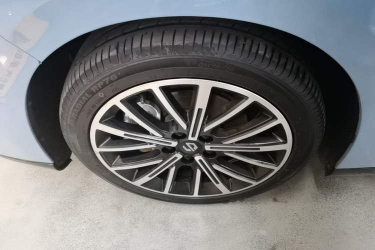 Used Leapmotor B01 2025 550 LiDAR Edition Left Front Wheel Hub