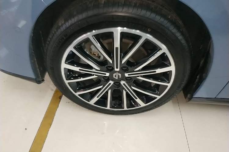 Used Leapmotor B01 2025 550 LiDAR Edition Left Front Wheel Hub