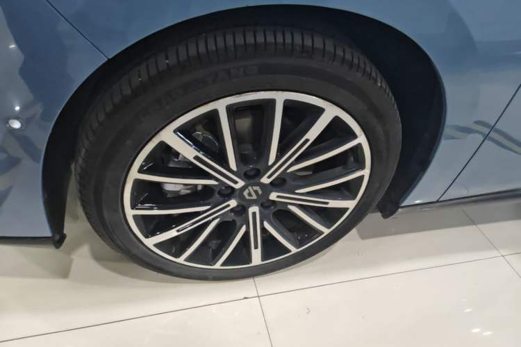 Used Leapmotor B01 2025 550 LiDAR Edition Left Front Wheel Hub
