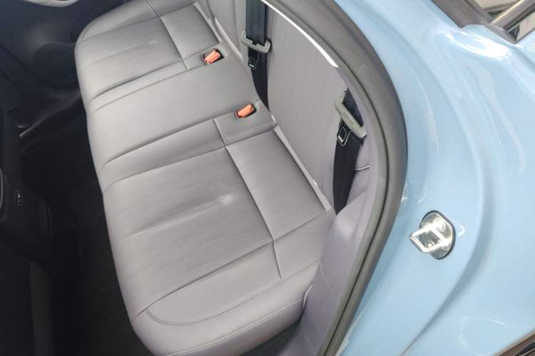 Used Leapmotor B01 2025 550 LiDAR Edition Left Rear Seat