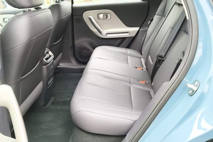 Used Leapmotor B01 2025 550 LiDAR Edition Left Rear Seat