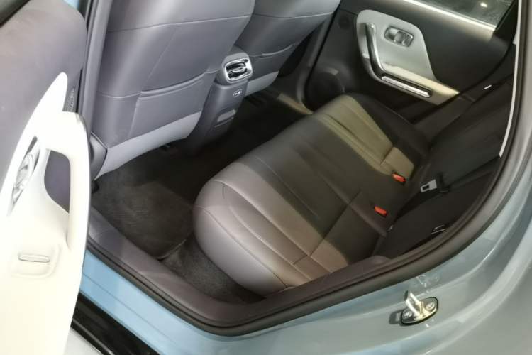 Used Leapmotor B01 2025 550 LiDAR Edition Left Rear Seat